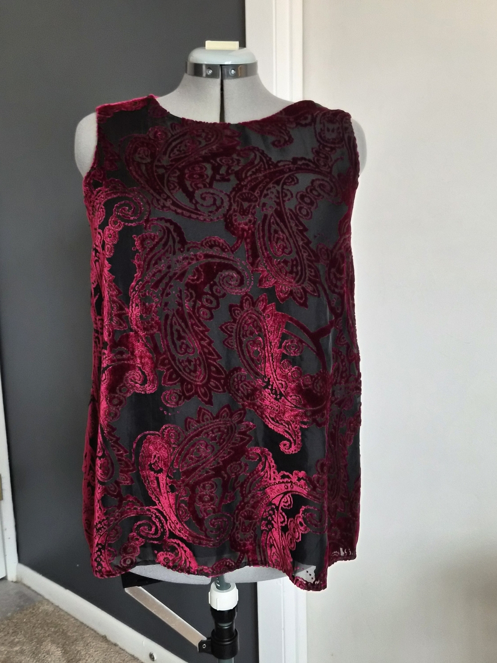 Roz & Ali Sleeveless Velvet Burnout Paisley Tunic - Burgundy & Black